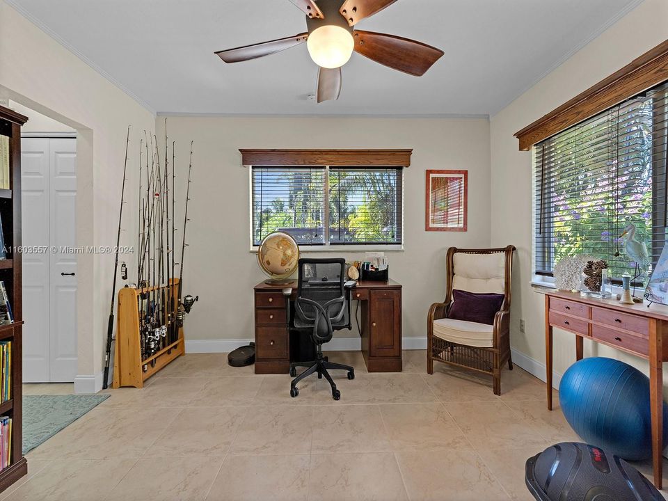 For Sale: $1,100,000 (5 beds, 2 baths, 1829 Square Feet)