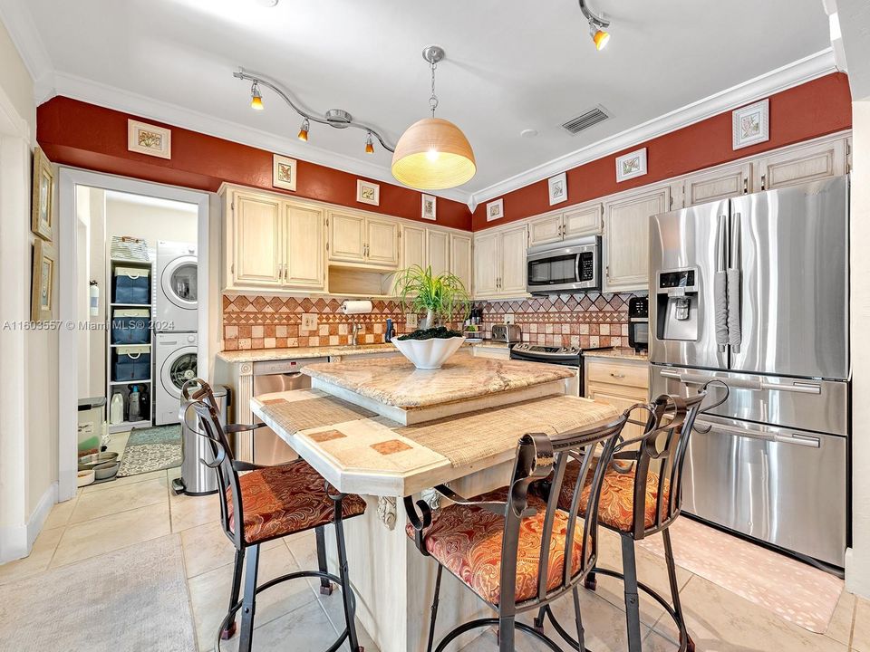 For Sale: $1,100,000 (5 beds, 2 baths, 1829 Square Feet)