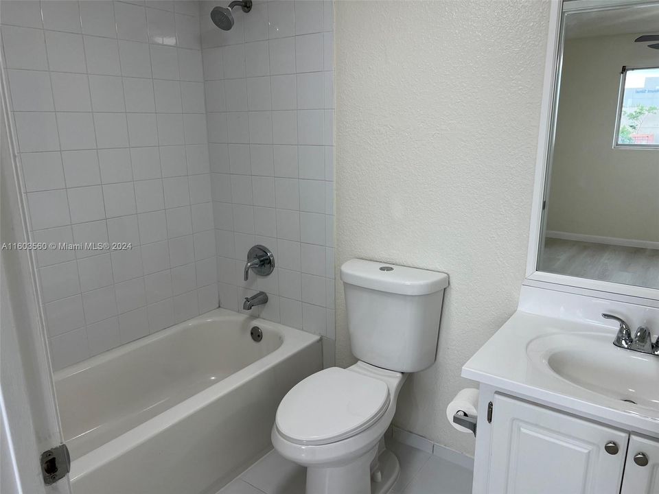 For Sale: $279,900 (2 beds, 2 baths, 850 Square Feet)