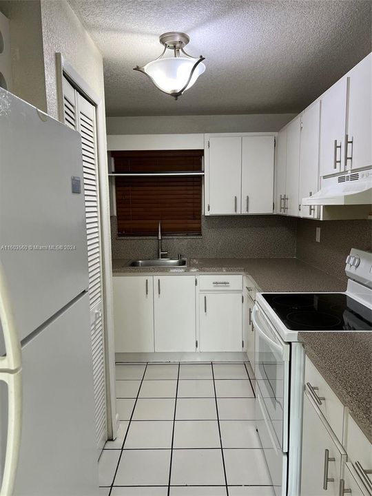 En Venta: $279,900 (2 camas, 2 baños, 850 Pies cuadrados)