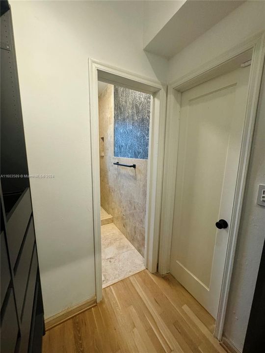 For Rent: $2,000 (1 beds, 1 baths, 420 Square Feet)