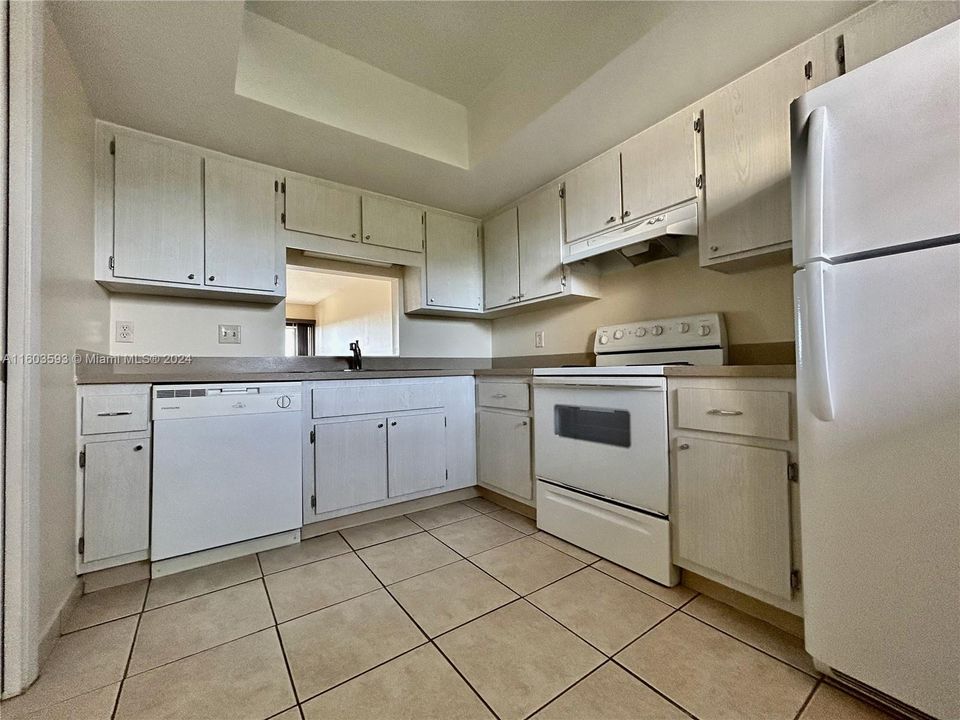 For Sale: $168,000 (2 beds, 1 baths, 1014 Square Feet)