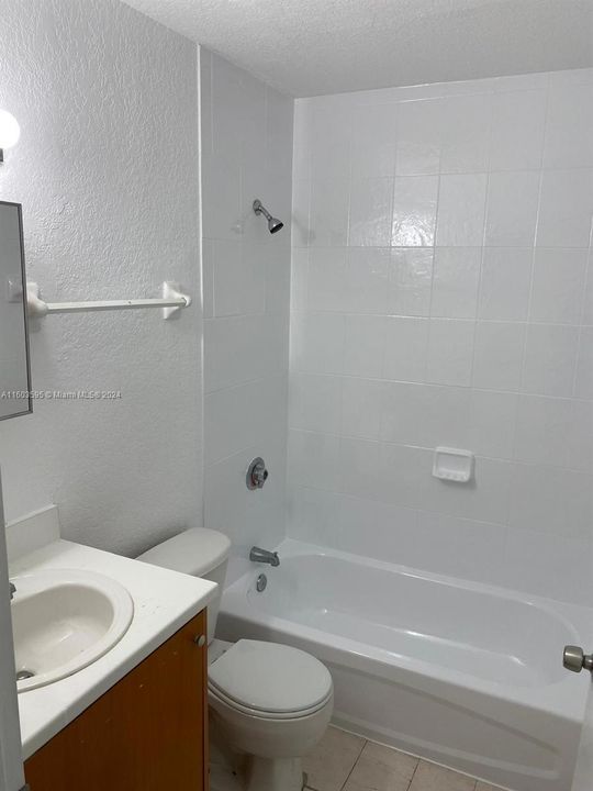 出租: $3,000 (3 贝兹, 2 浴室, 1263 平方英尺)