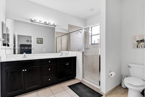 For Sale: $450,000 (4 beds, 2 baths, 1786 Square Feet)