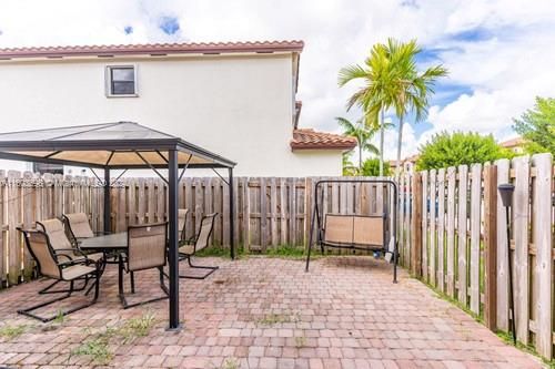 For Sale: $450,000 (4 beds, 2 baths, 1786 Square Feet)