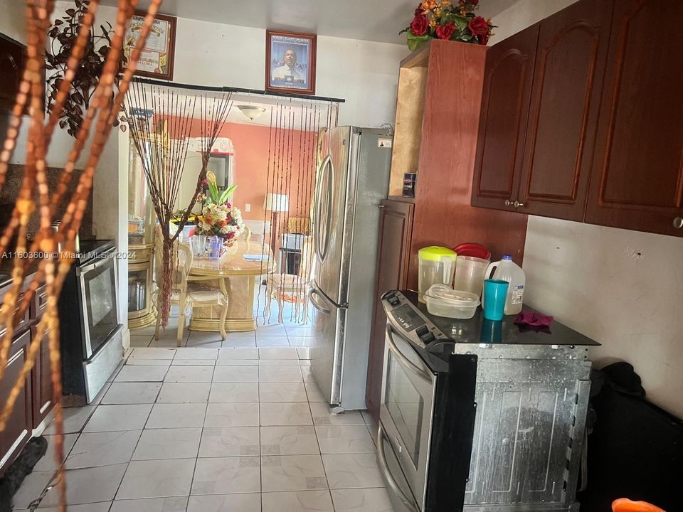 En Venta: $450,000 (3 camas, 2 baños, 1751 Pies cuadrados)