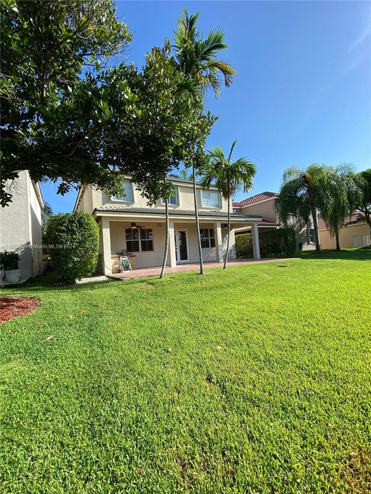 Active With Contract: $5,480 (5 beds, 3 baths, 2662 Square Feet)