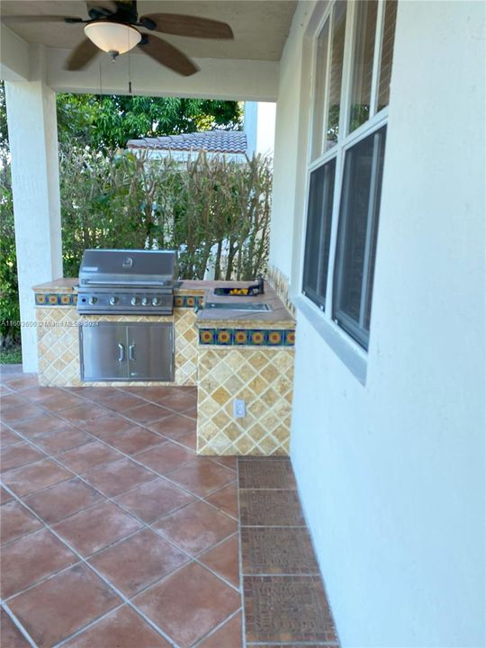 Outdoor kitchen