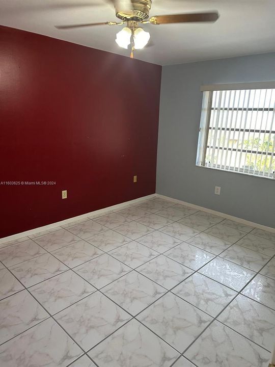 For Sale: $280,000 (3 beds, 2 baths, 1170 Square Feet)