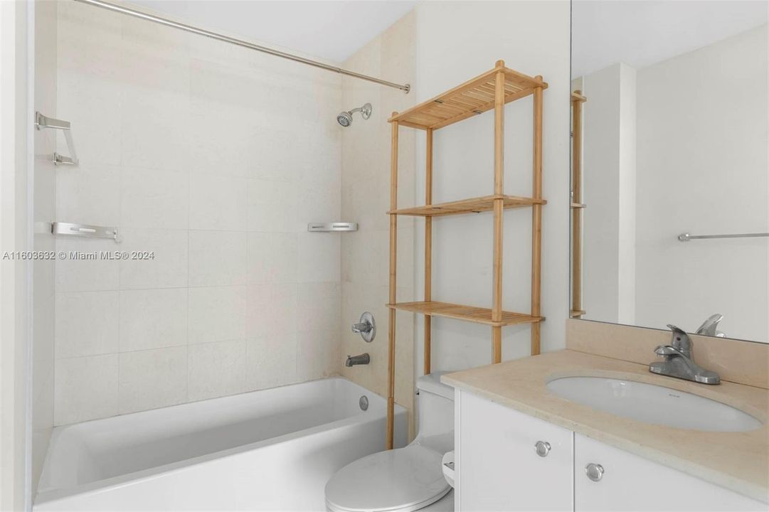 Recently Rented: $2,850 (1 beds, 1 baths, 705 Square Feet)