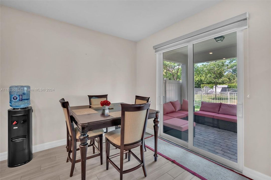 Recently Sold: $675,000 (3 beds, 2 baths, 1776 Square Feet)