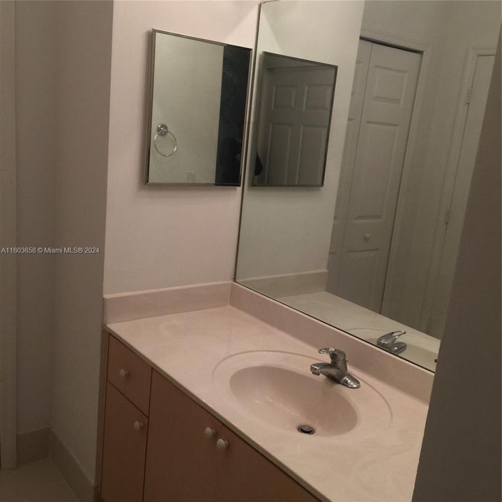 For Rent: $2,400 (2 beds, 2 baths, 1258 Square Feet)