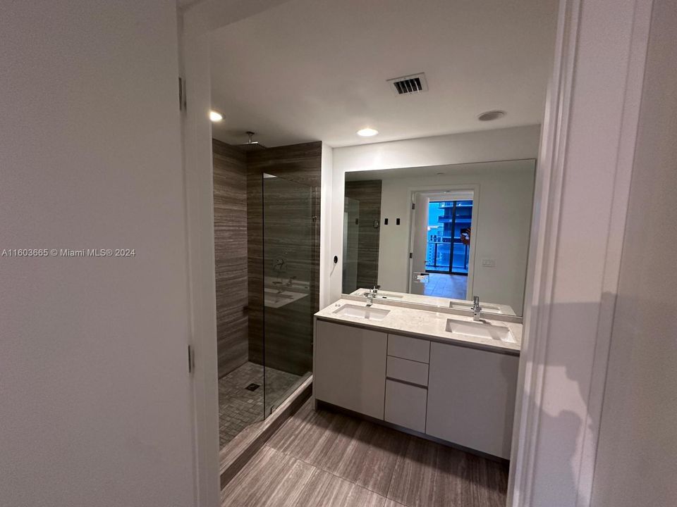 Active With Contract: $4,950 (2 beds, 2 baths, 1028 Square Feet)