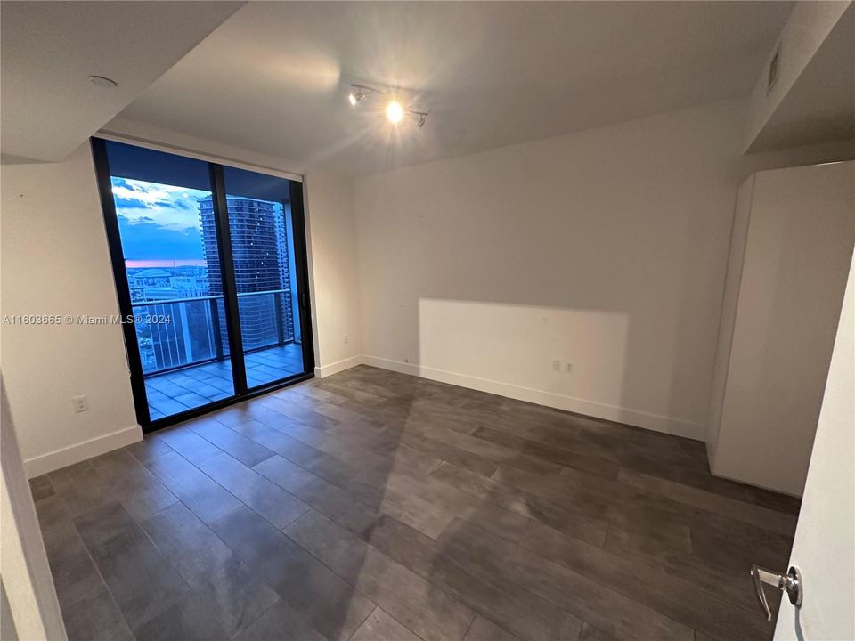 Active With Contract: $4,950 (2 beds, 2 baths, 1028 Square Feet)