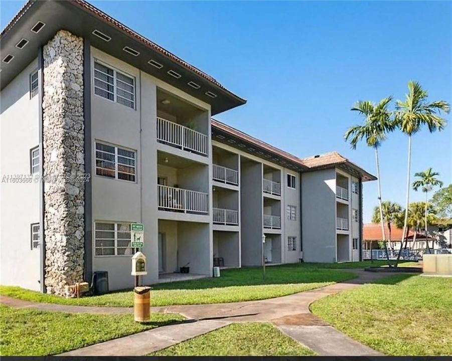 Recently Rented: $2,200 (2 beds, 1 baths, 900 Square Feet)