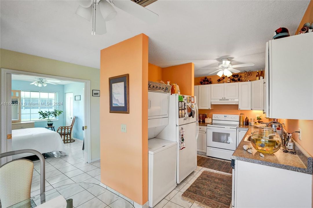 For Sale: $210,000 (2 beds, 2 baths, 1104 Square Feet)