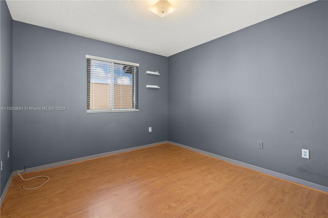 Active With Contract: $3,200 (3 beds, 2 baths, 1600 Square Feet)