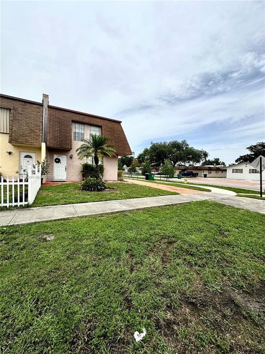 For Sale: $495,000 (3 beds, 2 baths, 1644 Square Feet)