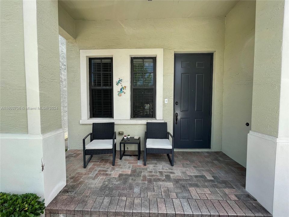 For Rent: $4,490 (4 beds, 2 baths, 2156 Square Feet)