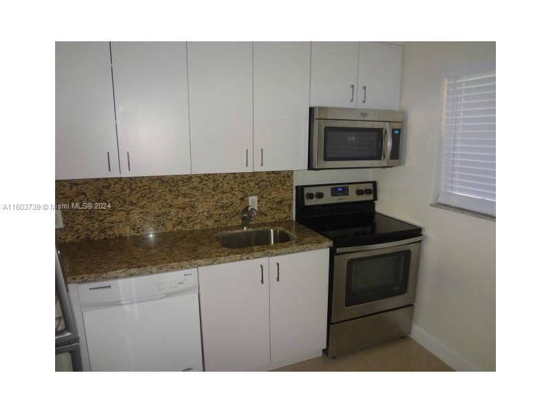 Recently Rented: $2,350 (1 beds, 1 baths, 854 Square Feet)