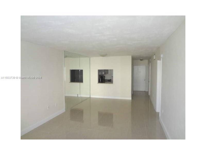 Recently Rented: $2,350 (1 beds, 1 baths, 854 Square Feet)