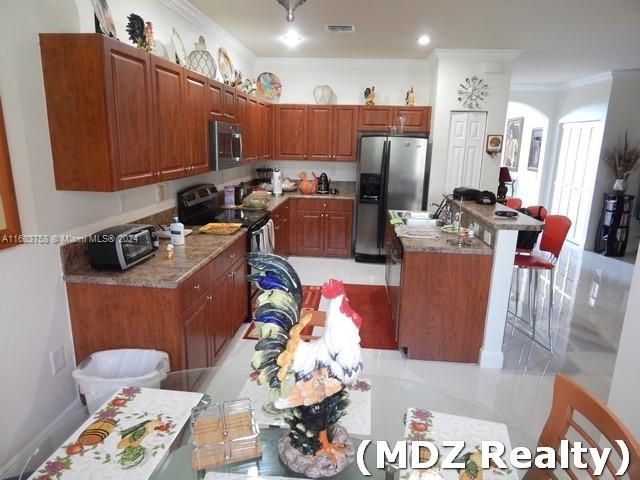 For Rent: $3,500 (4 beds, 3 baths, 2925 Square Feet)