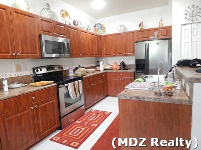 For Rent: $3,500 (4 beds, 3 baths, 2925 Square Feet)
