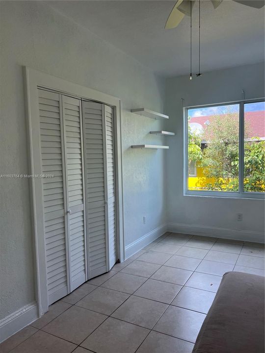 For Rent: $4,100 (4 beds, 2 baths, 1928 Square Feet)