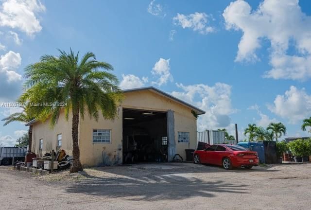 For Sale: $2,500,000 (4 beds, 2 baths, 4195 Square Feet)