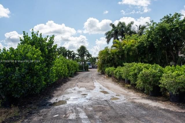 For Sale: $2,400,000 (4 beds, 2 baths, 4195 Square Feet)