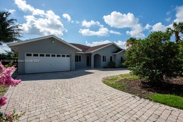 For Sale: $2,500,000 (4 beds, 2 baths, 4195 Square Feet)