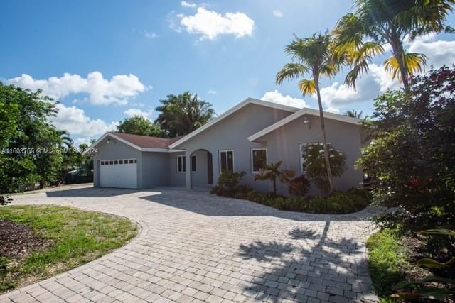 For Sale: $2,500,000 (4 beds, 2 baths, 4195 Square Feet)