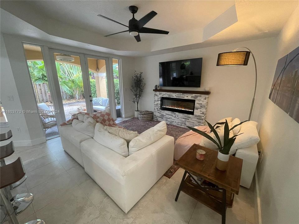 Recently Sold: $780,000 (4 beds, 3 baths, 2997 Square Feet)