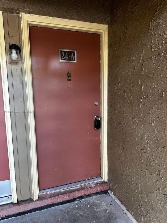 For Rent: $1,850 (2 beds, 1 baths, 840 Square Feet)