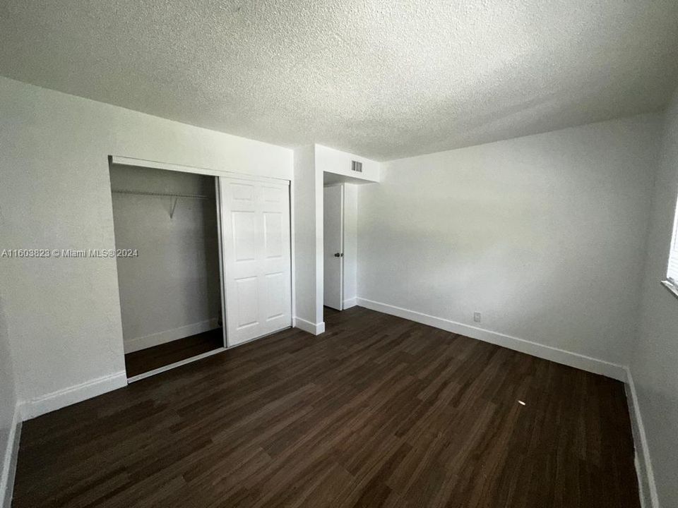 For Rent: $1,850 (2 beds, 1 baths, 840 Square Feet)