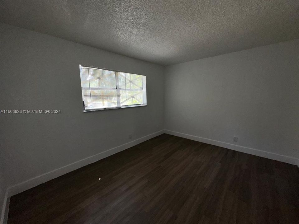 For Rent: $1,850 (2 beds, 1 baths, 840 Square Feet)