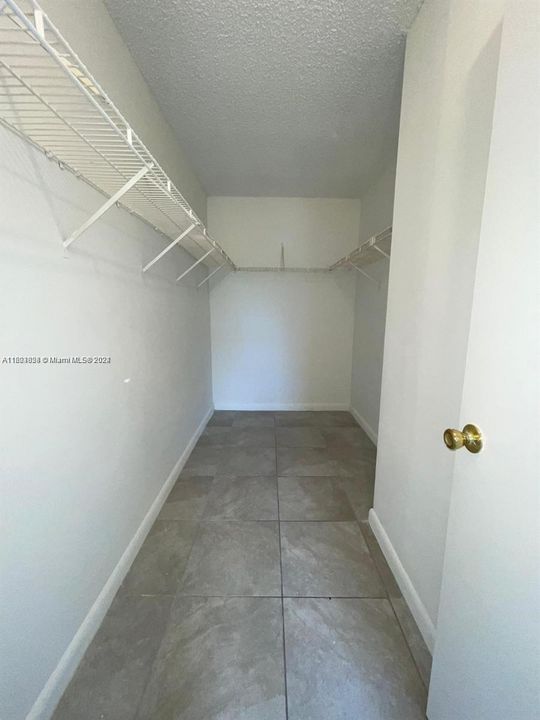 For Rent: $1,800 (1 beds, 1 baths, 659 Square Feet)