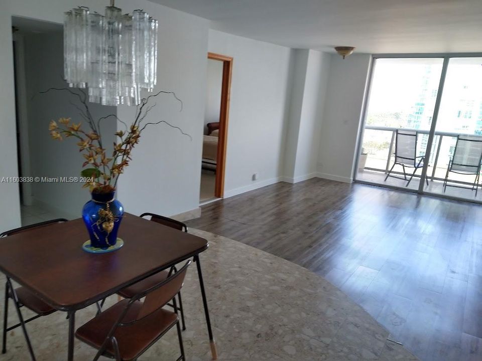 En Venta: $519,000 (2 camas, 2 baños, 1290 Pies cuadrados)