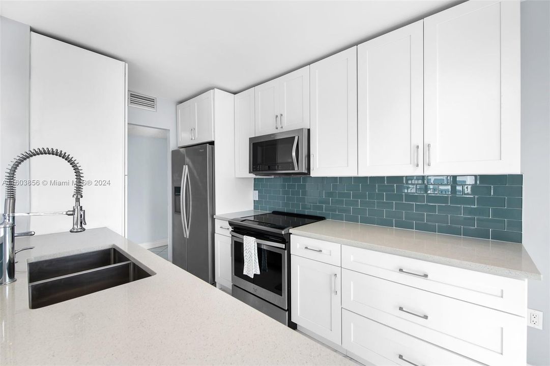 Recently Sold: $575,000 (2 beds, 2 baths, 1180 Square Feet)