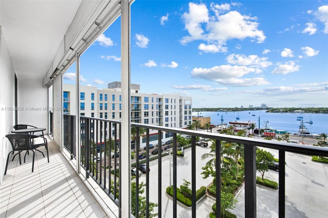 Active With Contract: $575,000 (2 beds, 2 baths, 1180 Square Feet)