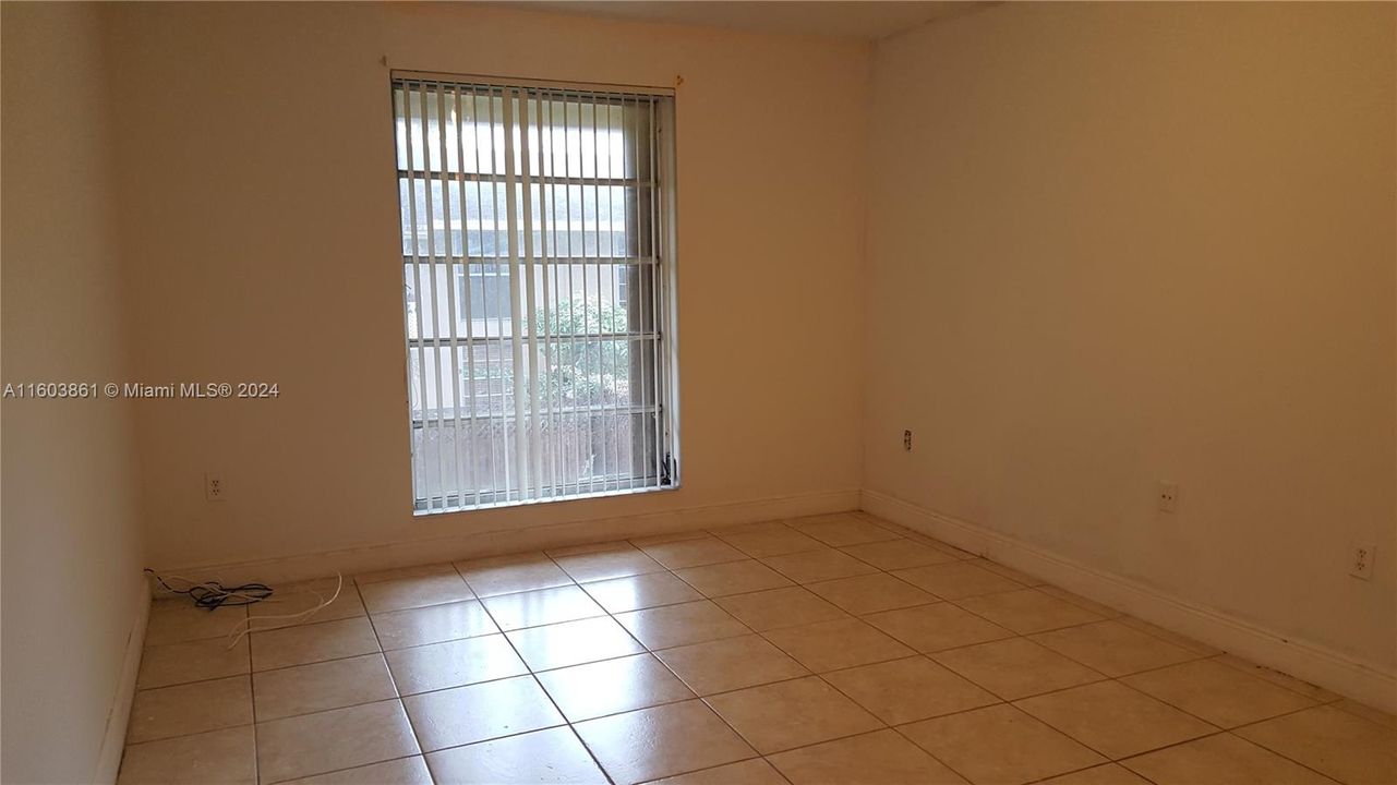 For Rent: $2,300 (2 beds, 2 baths, 1050 Square Feet)