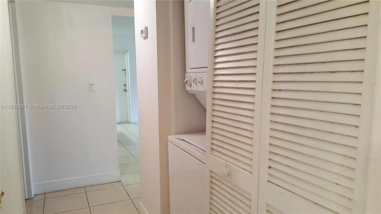 For Rent: $2,300 (2 beds, 2 baths, 1050 Square Feet)