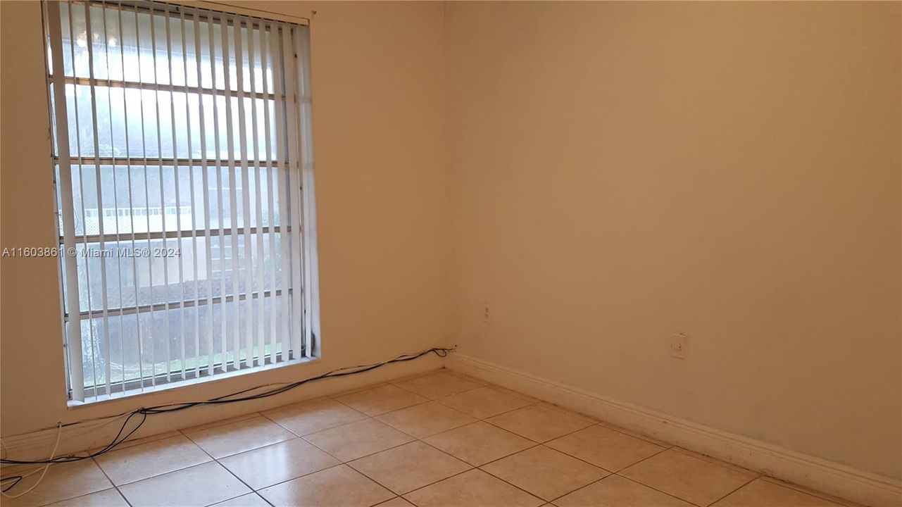 For Rent: $2,300 (2 beds, 2 baths, 1050 Square Feet)