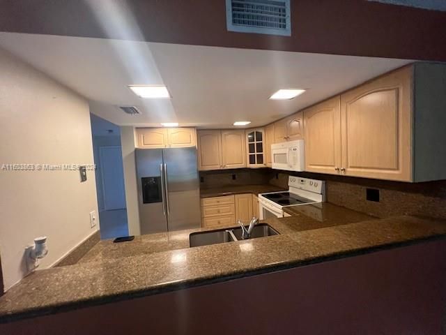 For Rent: $2,900 (3 beds, 2 baths, 1328 Square Feet)