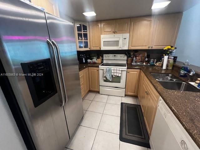 For Rent: $2,900 (3 beds, 2 baths, 1328 Square Feet)