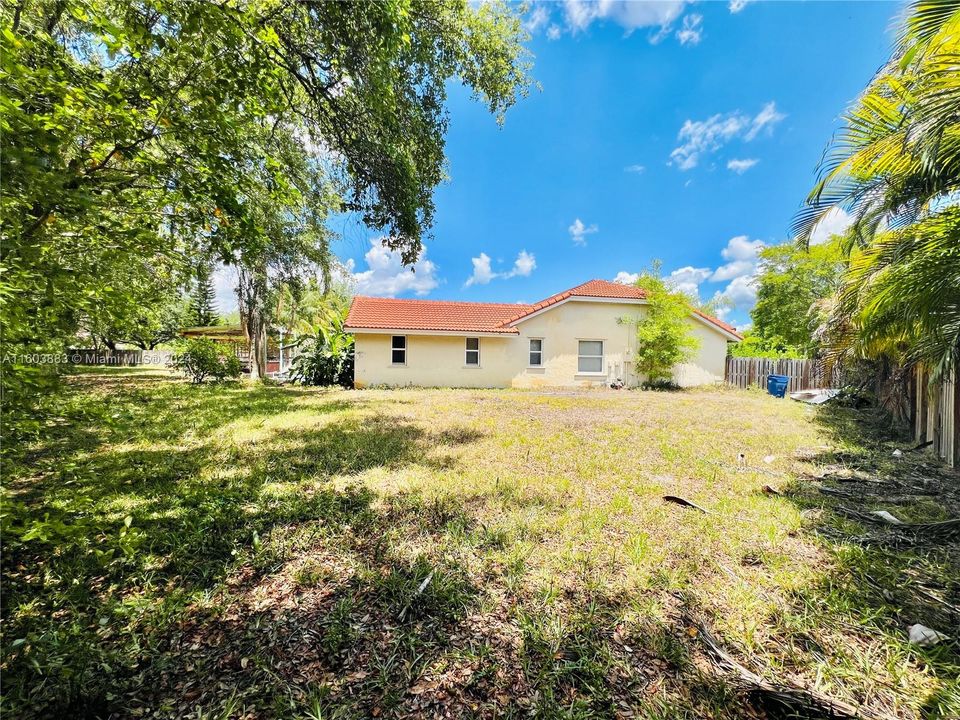 Active With Contract: $639,900 (4 beds, 2 baths, 2316 Square Feet)