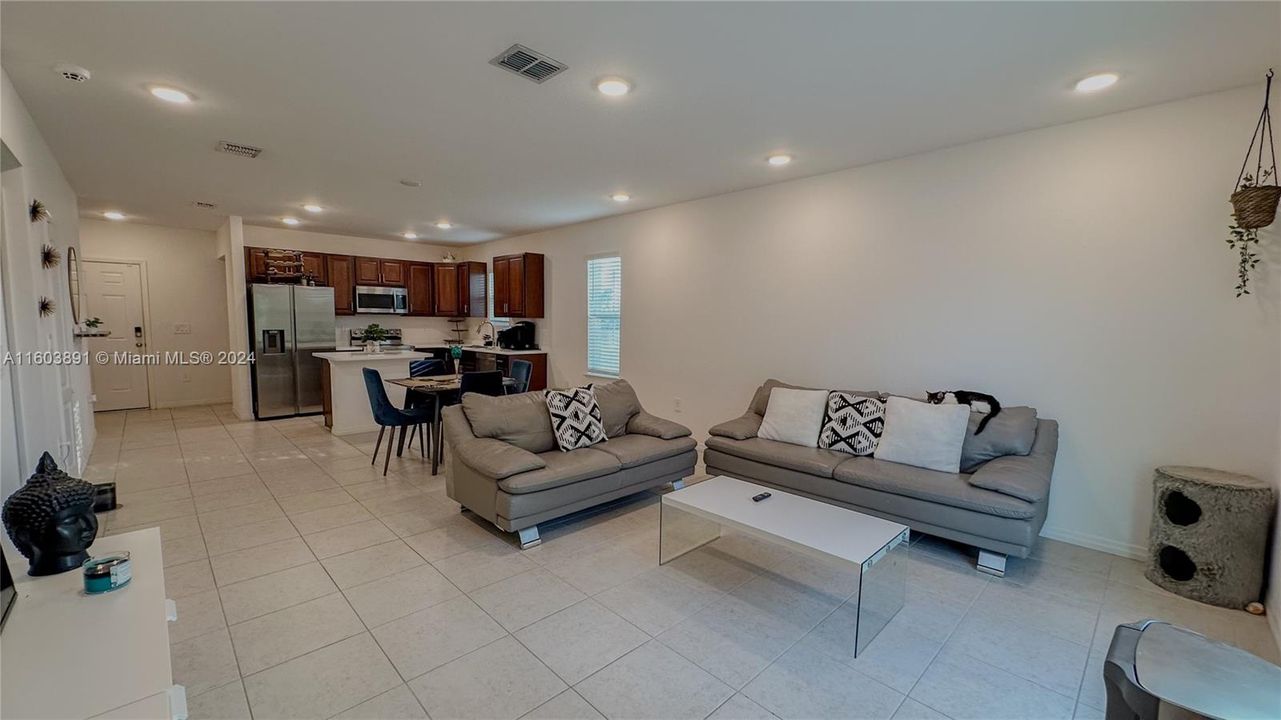 Active With Contract: $324,900 (3 beds, 2 baths, 0 Square Feet)