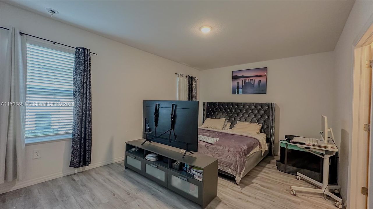 Active With Contract: $324,900 (3 beds, 2 baths, 0 Square Feet)