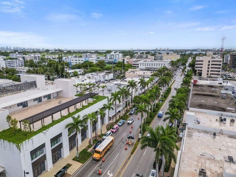 For Sale: $1,050,000 (2 beds, 2 baths, 1740 Square Feet)