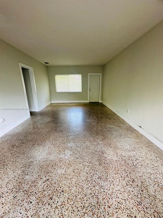 For Rent: $2,500 (1 beds, 1 baths, 1678 Square Feet)